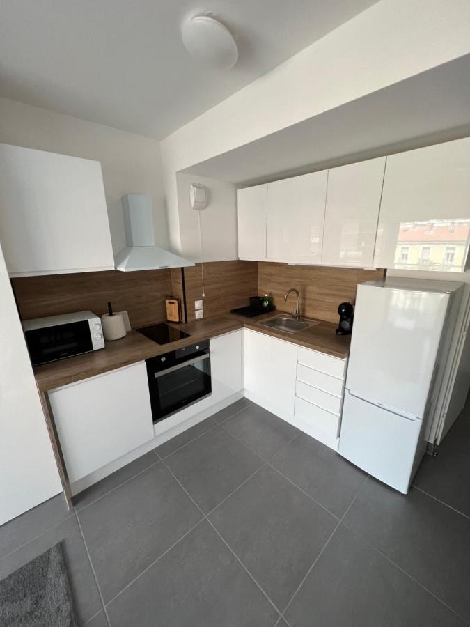 Appartement Tout Equipe Centre Ville Menton Eksteriør bilde